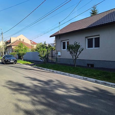 Carla'S Place Ap1 Oradea Dış mekan fotoğraf